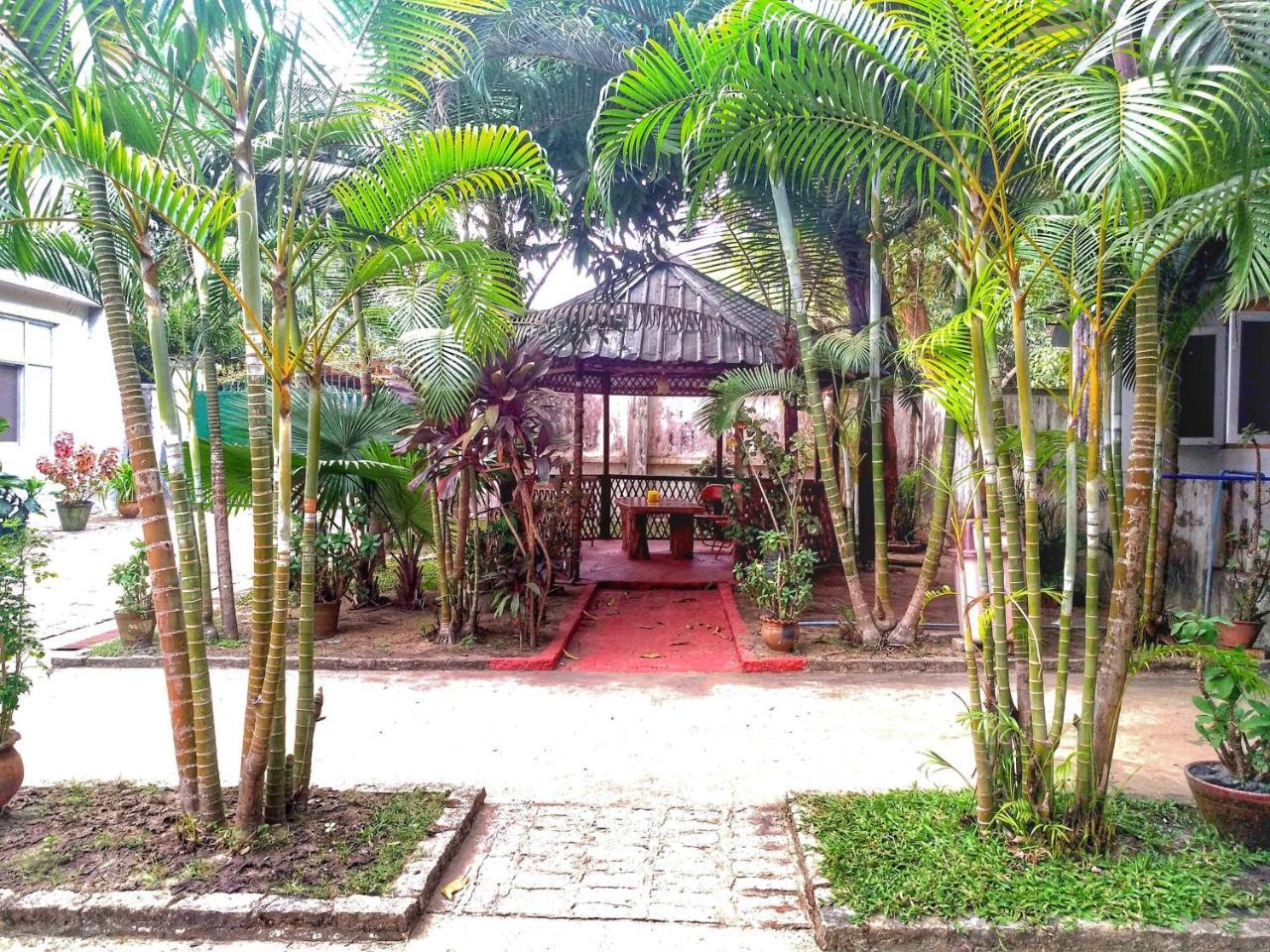 Jade Garden Hotel Баго Экстерьер фото