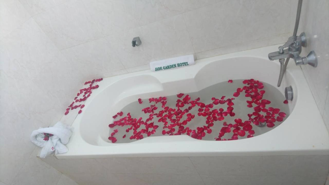 Jade Garden Hotel Баго Экстерьер фото